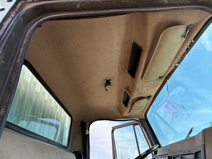 1990-international-4900-image-50