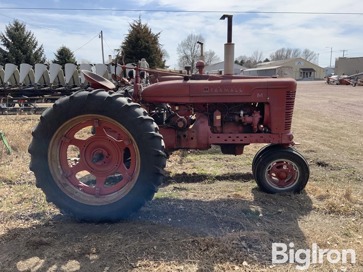 1944-farmall-m-2wd-tractor-image-4