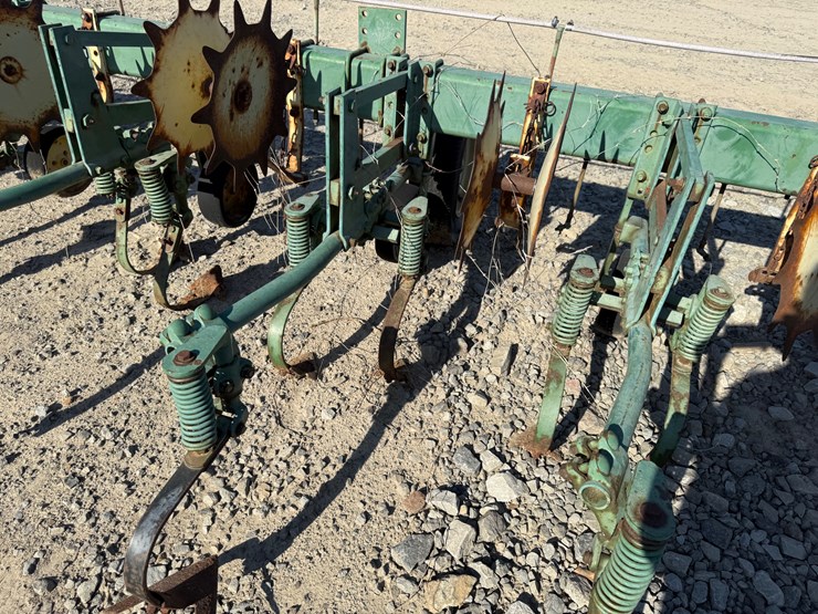 john-deere-31-image-24