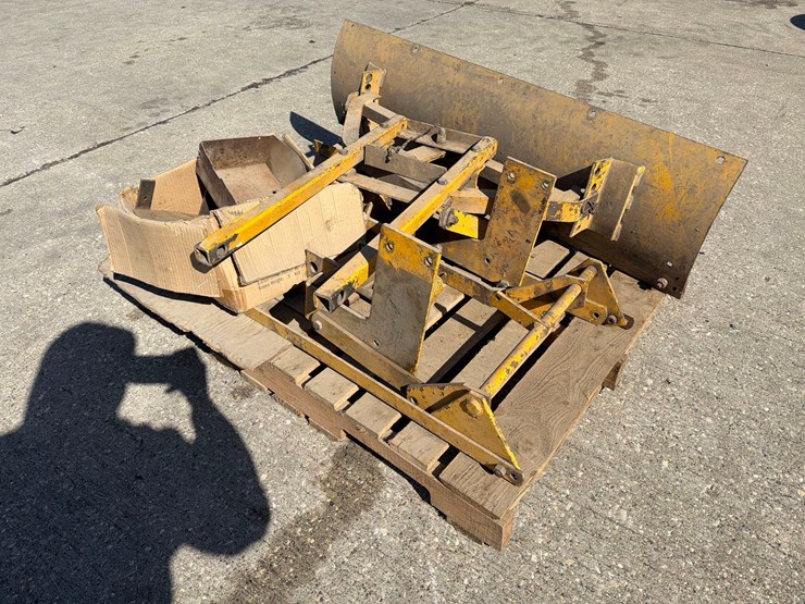 international-cub-lo-boy-image-30