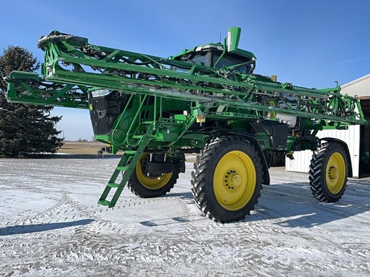 2023-john-deere-410r-image-2