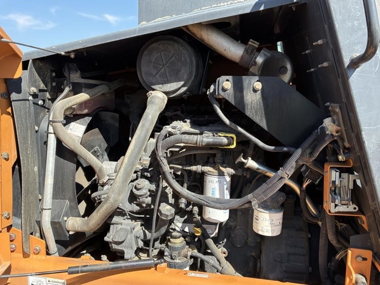 2015-case-586h-image-23