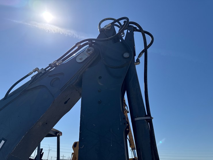 2024-deere-320-p-tier-image-6