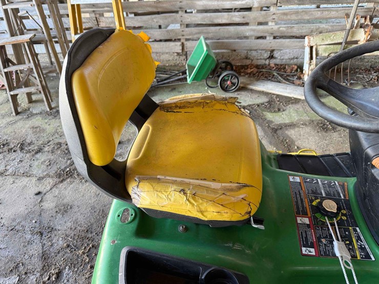 john-deere-x320-image-6