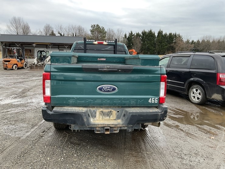 2019-ford-f250-xl-image-2