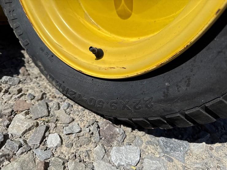 john-deere-l120-image-8