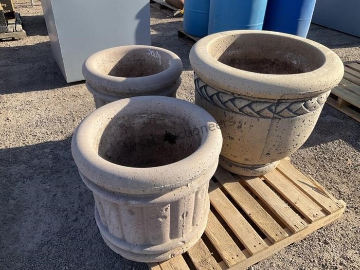 (3)-concrete-pots-image-2