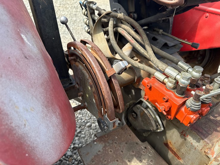 massey-ferguson-245-image-21