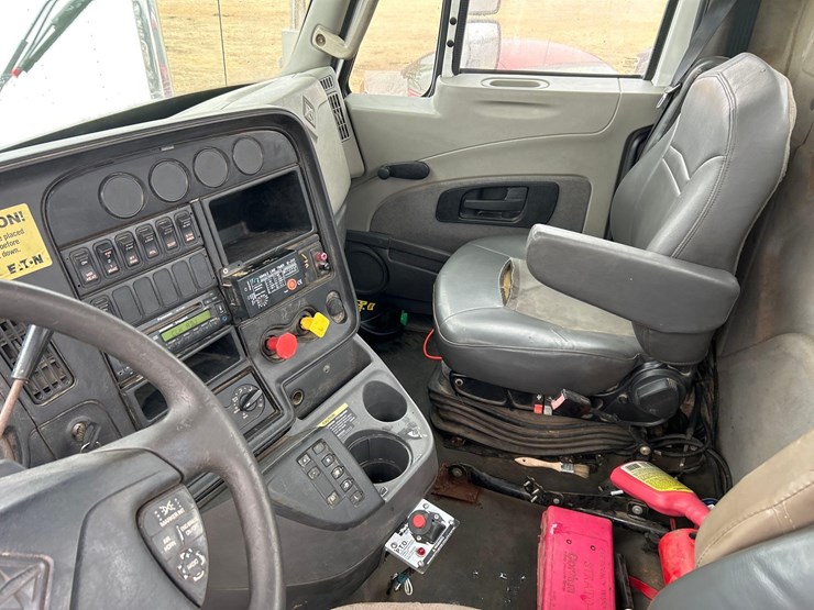 2011-international-prostar-image-48