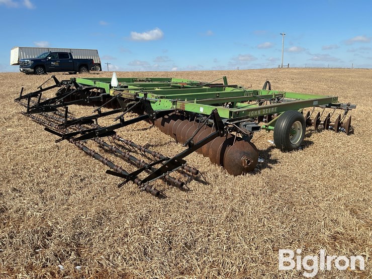 john-deere-331-image-5