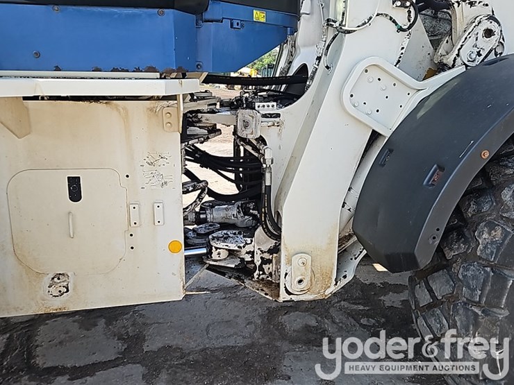 2015-caterpillar-938k-image-9