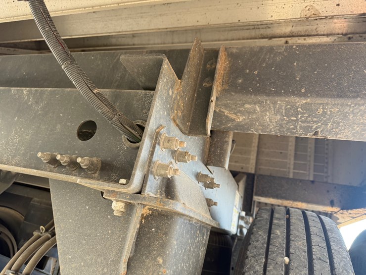 2022-wilson-hopper-bottom-image-19