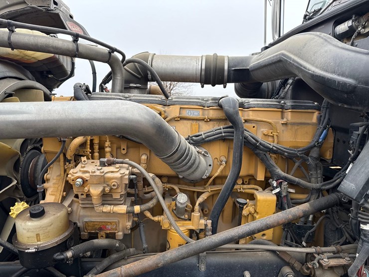 2016-peterbilt-389-image-107