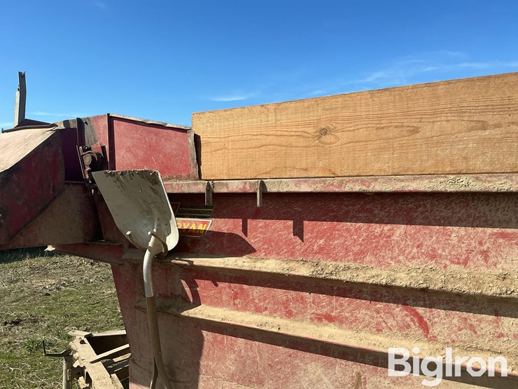 kelly-ryan-feed-wagon-image-13