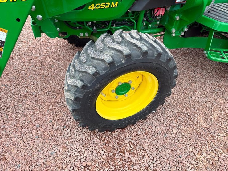 john-deere-4052m-image-19