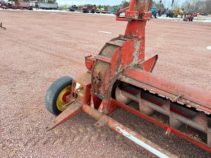 new-holland-33-image-6