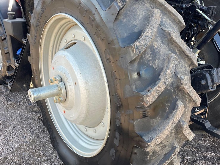 2013-case-ih-l765-image-23