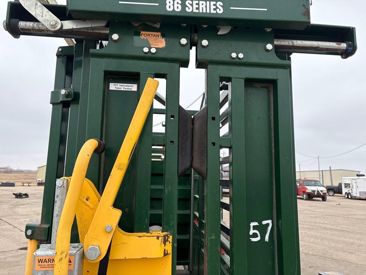 arrowquip-q-catch-86-series-chute-w/-sweep-tub-image-20