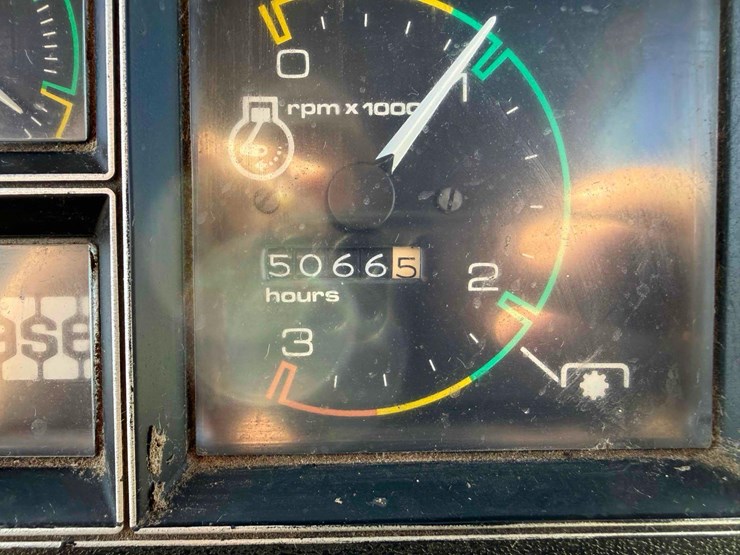 case-2390-tractor-image-33