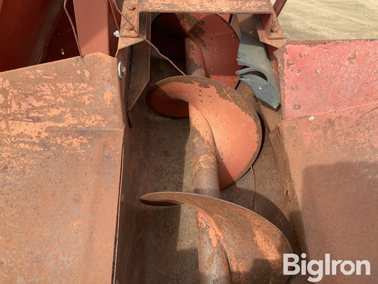 international-1250-image-14