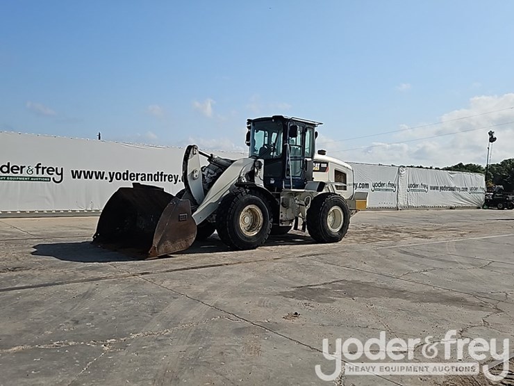 2015-caterpillar-938k-image-2