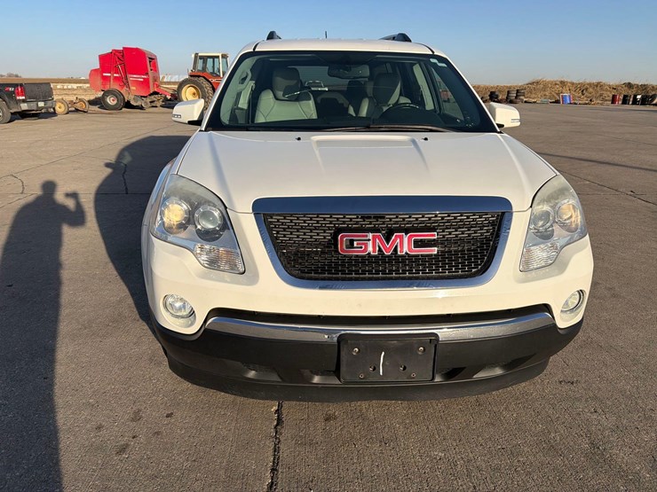 2010-gmc-acadia-slt-image-2