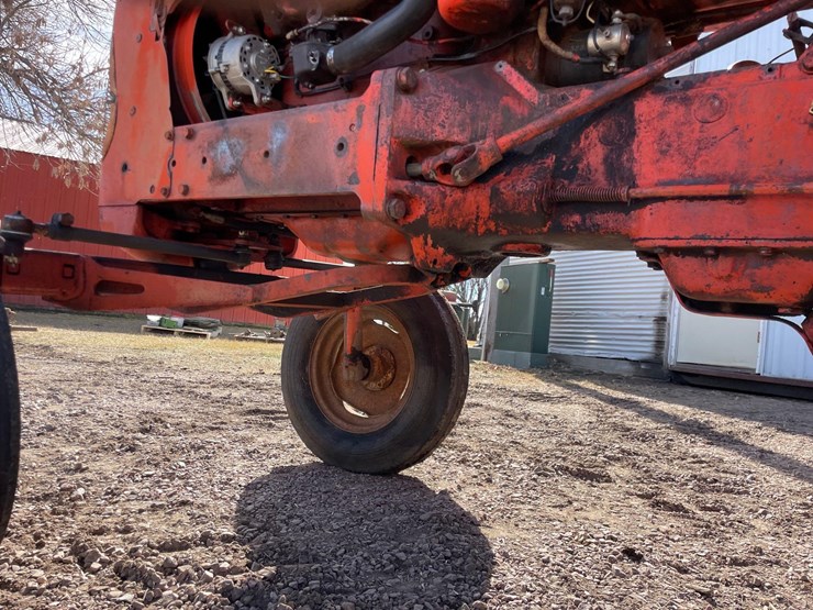 allis-chalmers-d15-2wd-tractor-image-30