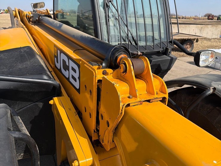 2012-jcb-535-95-image-33