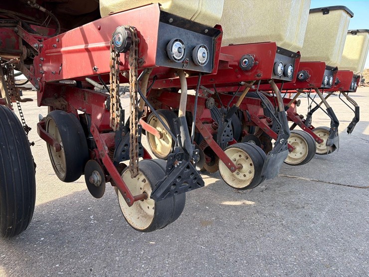 international-800-image-18