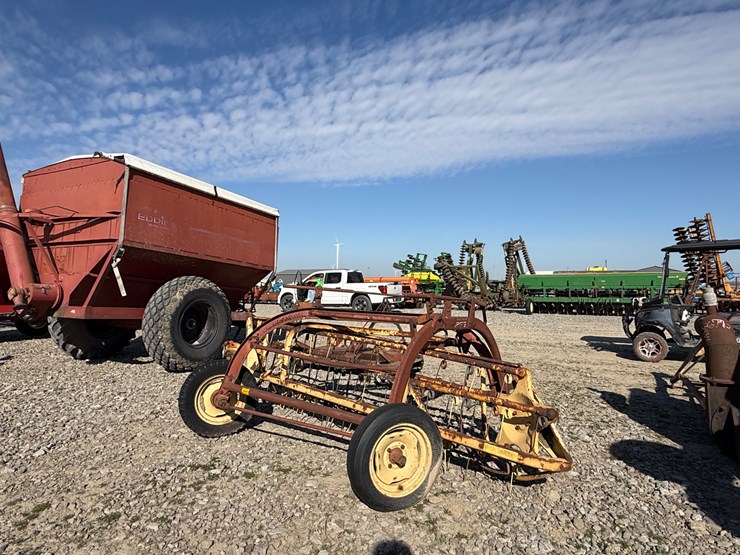 new-holland-256-image-4