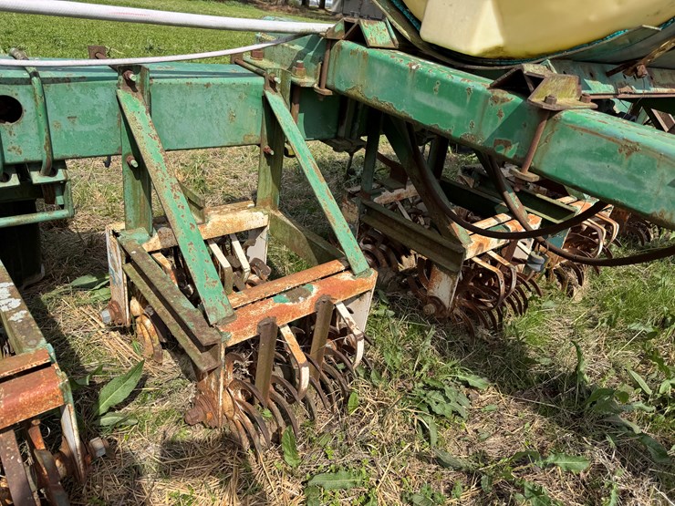 john-deere-12-image-37