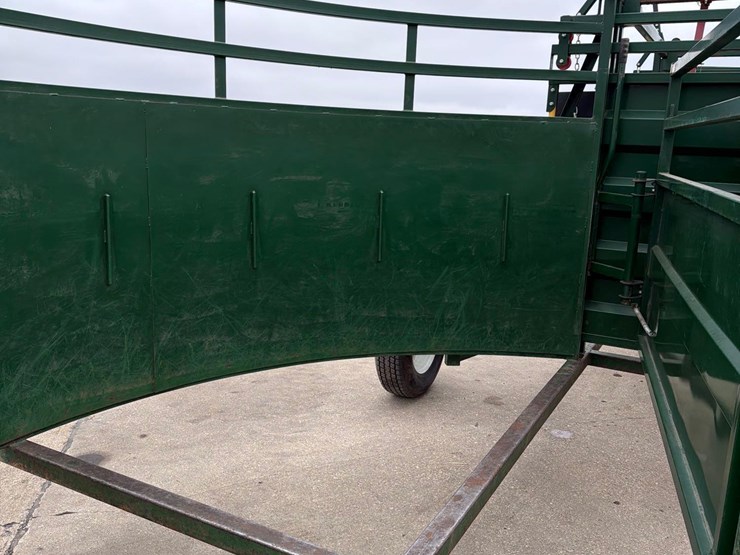 arrowquip-q-catch-86-series-chute-w/-sweep-tub-image-21