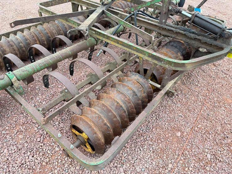 10-john-deere-10-image-11