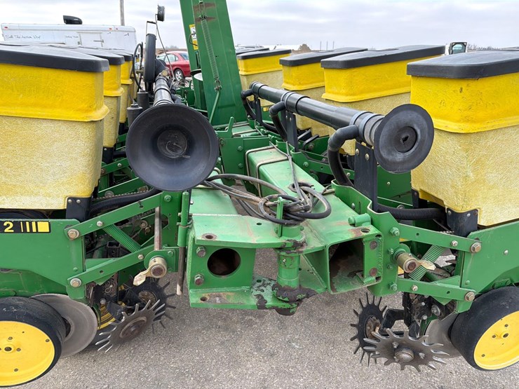 john-deere-7200-image-28