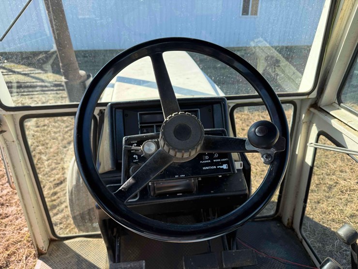 case-2390-tractor-image-30