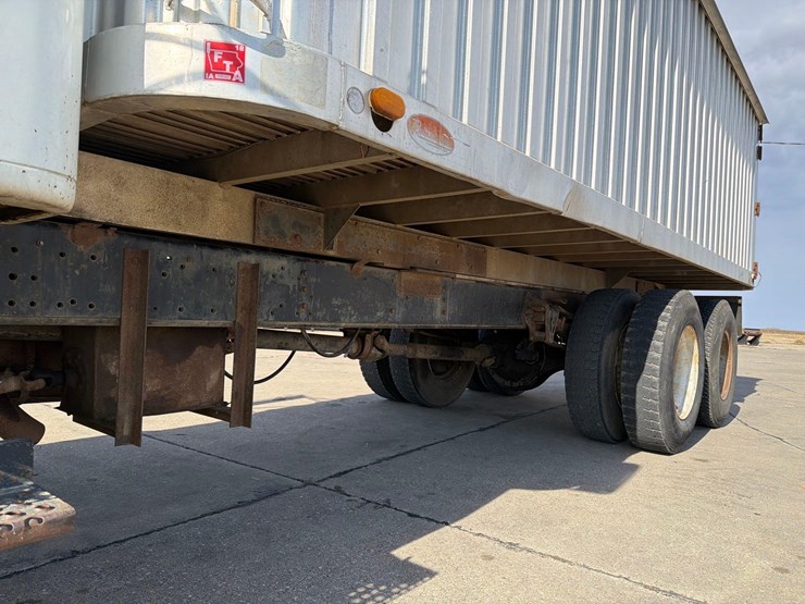 1990-international-4900-image-11