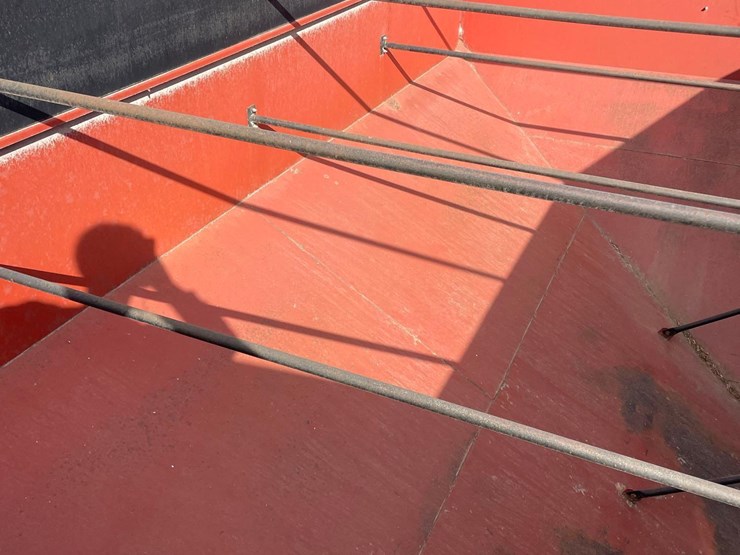 demco-650bu-posi-flow-gravity-wagon—1-owner-image-21