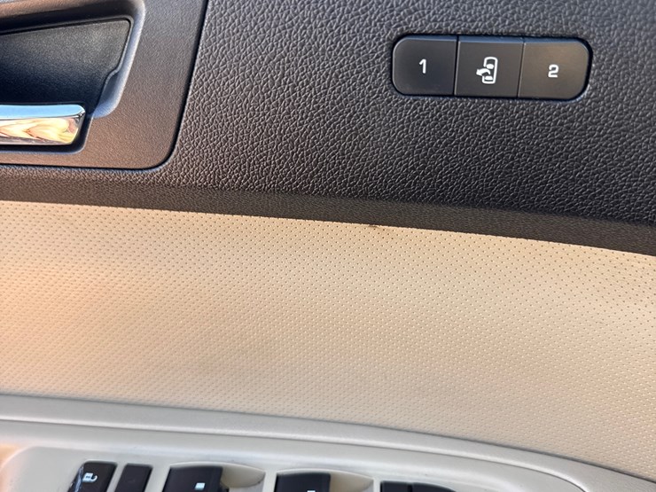 2011-gmc-acadia-image-43