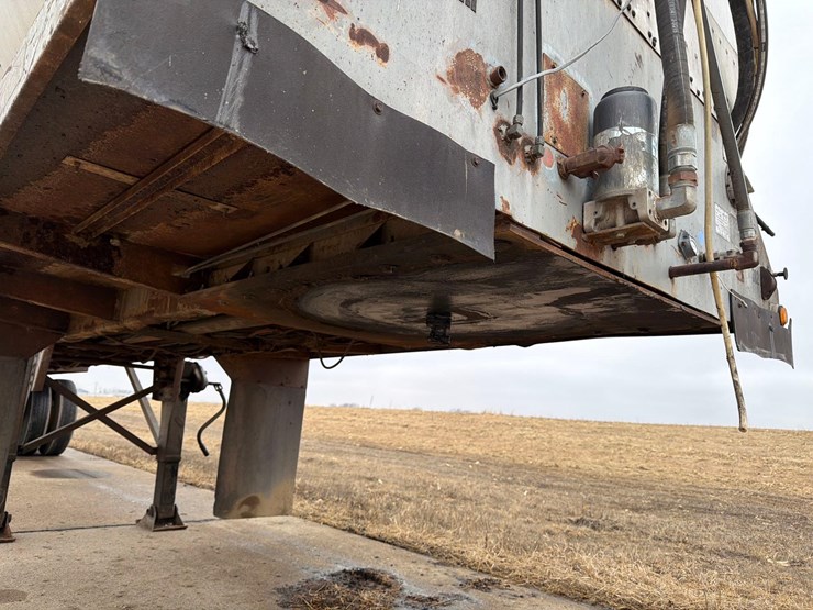 1999-bulkliner-36ft-semi-feed-trailer-image-9