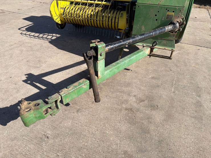 john-deere-336-image-9