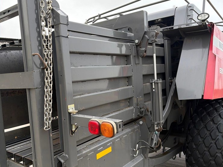 massey-ferguson-2290-image-23