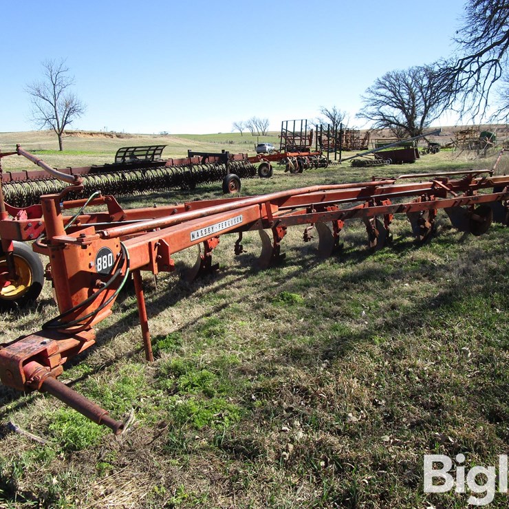 MASSEY-FERGUSON 880