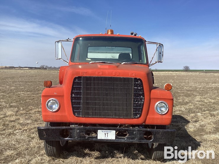 1978-ford-8000-image-2