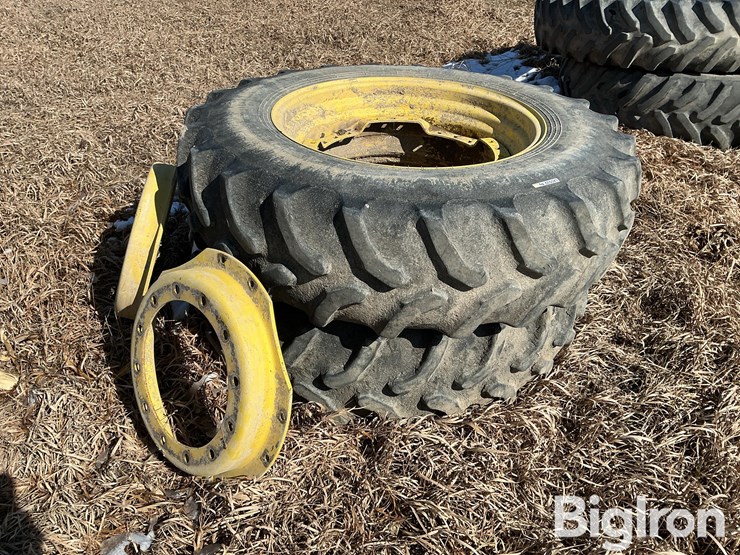 john-deere-380-image-8