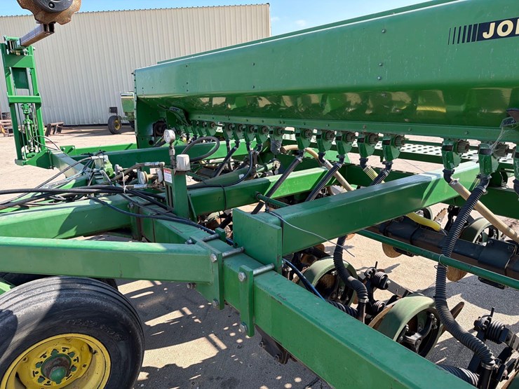 john-deere-750-image-35