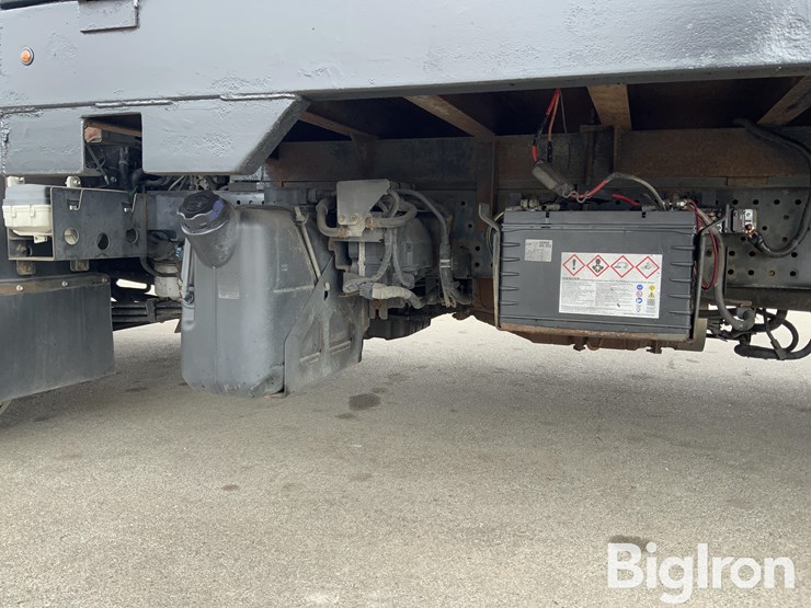 2013-isuzu-nrr-image-16