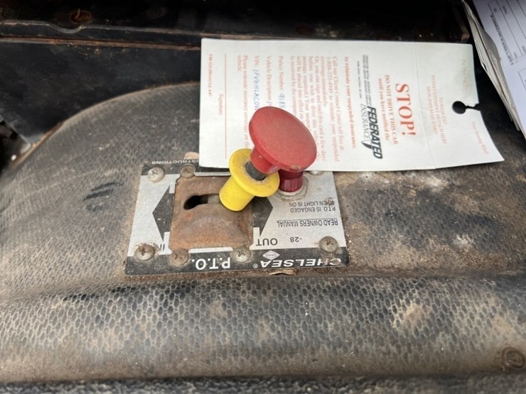 1998-freightliner-fl70-image-18