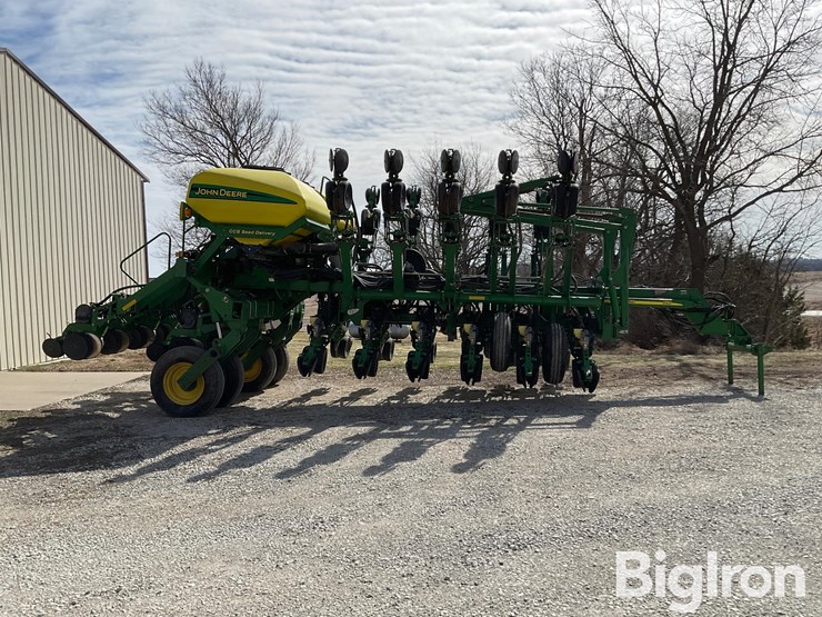 2010-john-deere-1790-image-4