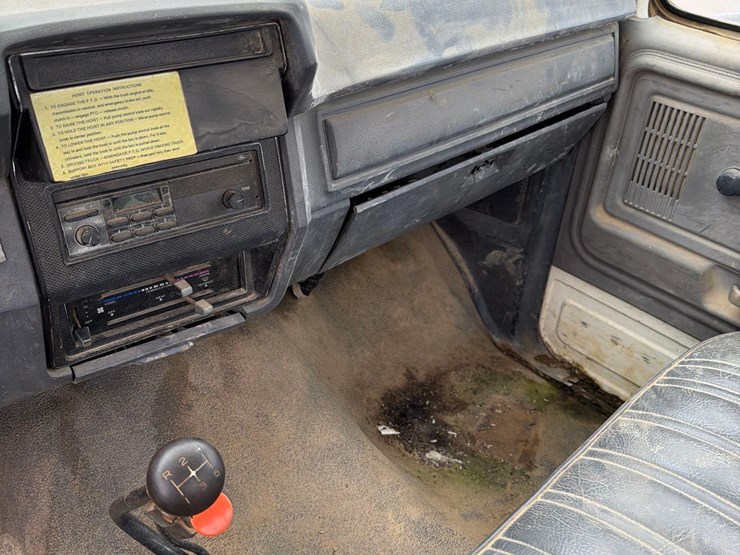 1990-ford-f700-image-41