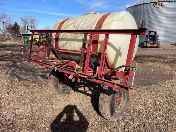 400-gallon-pull-type-sprayer-image-3